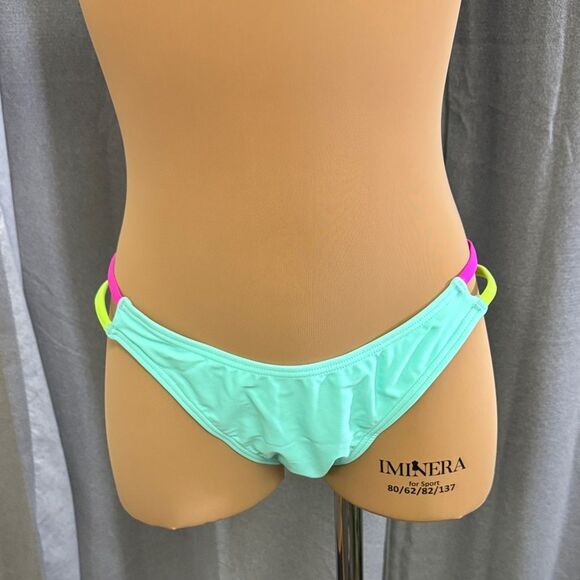 CUPSHE Aqua and Pink Bikini Set - Picture 3 of 14